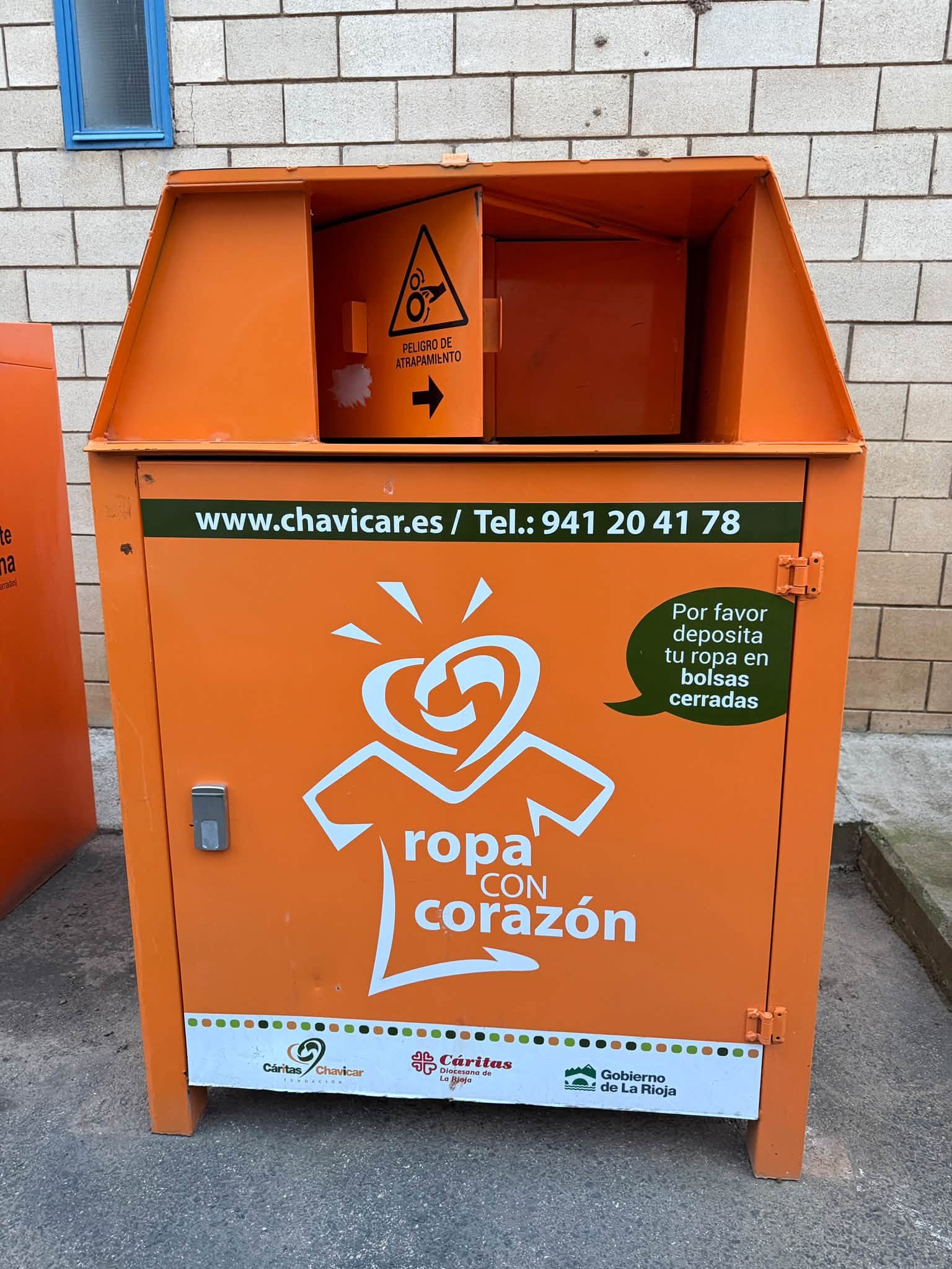 NUEVOS CONTENEDORES DE RECOGIDA DE ROPA